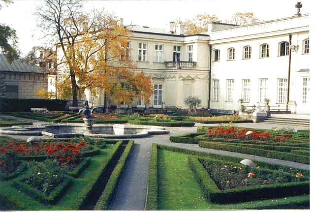 Wilanow Garden